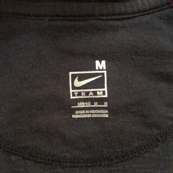 M Nike low v cut work out athletic top long sleeve with hood - Picture 4 of 5